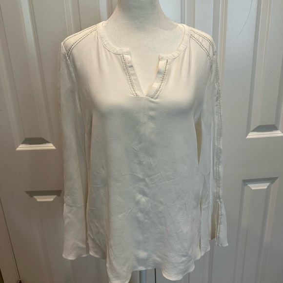 Johnston Murphy Top White Boho Bell Sleeve - Size Small - NWT - Picture 1 of 12